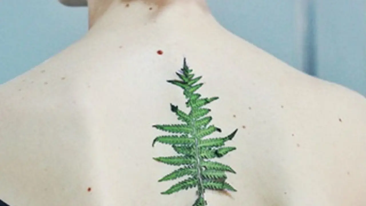 Pakai Daun Asli, 8 Tato Alami Ini Bikin Kamu Iri Setengah Mati!
