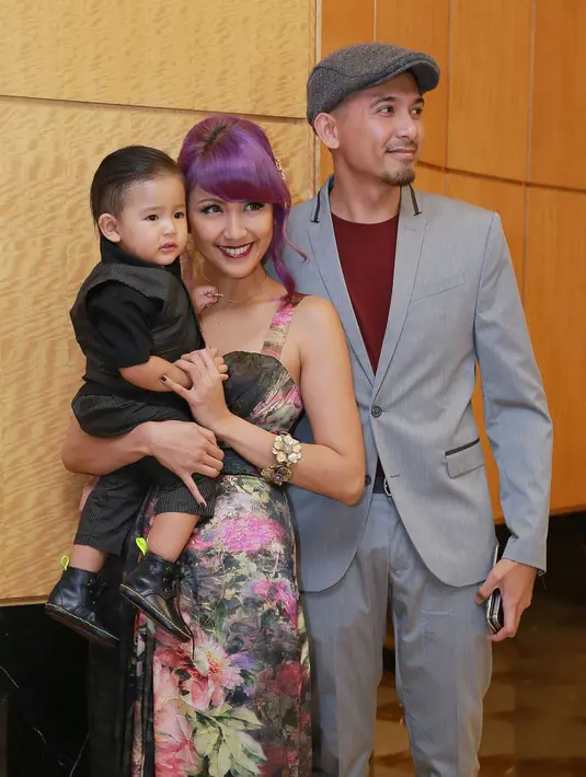 Saking terbawa suasana pemain FTV yang dinikahi Delon pada 13 Desember 2013 sampai ingin menangis. (Galih W. Satria/Bintang.com)