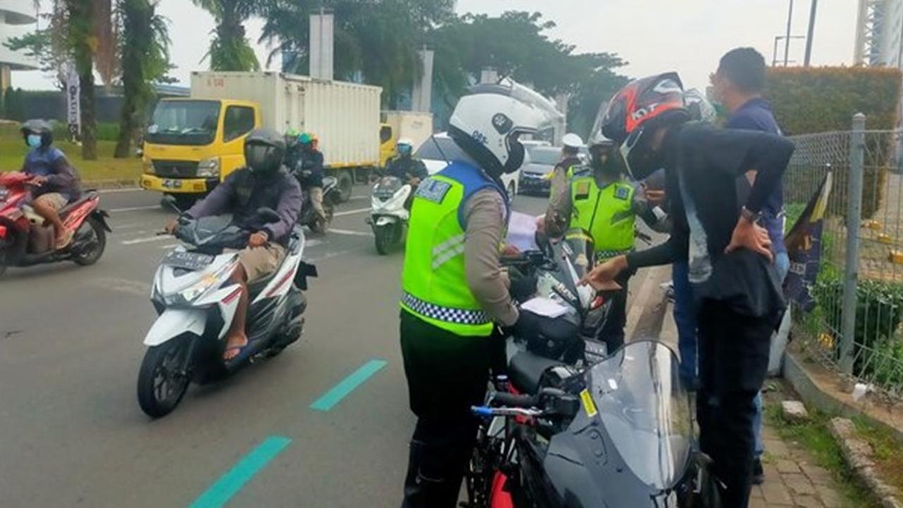 Polri Gelar Operasi Patuh Jaya 8-21 Juni, Tilang Manual Diberlakukan Incar Pengendara Copot Pelat Nomor Hindari ETLE
