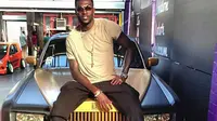 Emmanuel Adebayor beli mobil mewah seharga Rp 6,7 M (Liputan6.com/101 Great Goals)