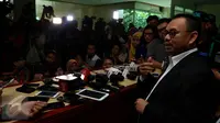 Menteri  ESDM Sudirman Said memberikan keterangan pers usai bertemu dengan Majelis Kehormatan Dewan (MKD) DPR RI di Komplek Parlemen, Jakarta, (16/11/2015). Kedatangannya untuk melaporkan dugaan pelanggaran etik seorang anggota DPR. (Liputan6/JohanTallo)