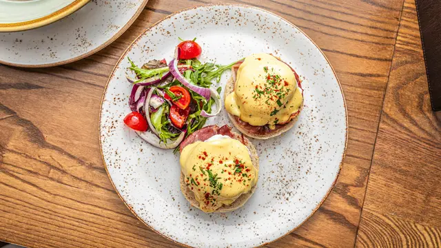 Eggs Benedict