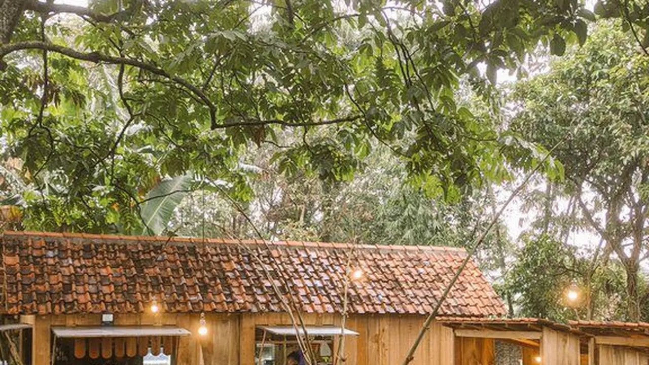 Kafe di Tengah Kebun Kecil di Bogor, Nasi Bali dan Ikan Bakar Jadi Andalan