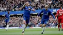 Pemain Chelsea, Pedro merayakan gol pertama untuk timnya saat melawan Watford dalam pertandingan Liga Inggris di stadion Stamford Bridge di London (21/10). Chelsea menang 4-2 atas Watford. (AP/Matt Dunham)