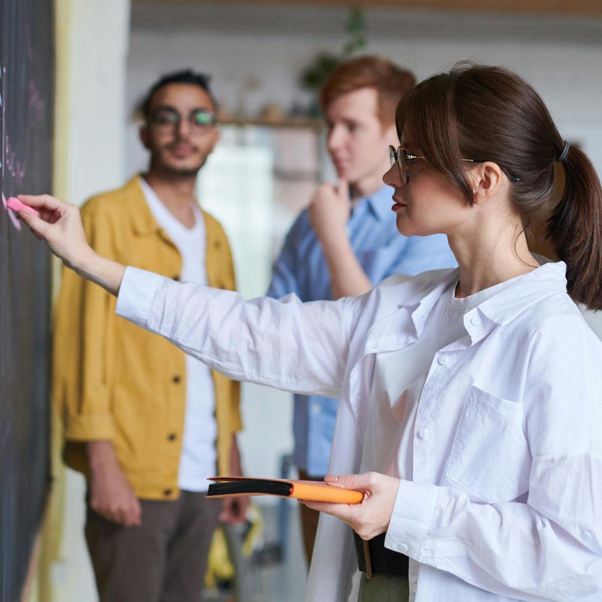 50 Kata-Kata Motivasi Pendidikan yang Bijak dan Penuh Filosofi, Inspirasi Raih Kesuksesan