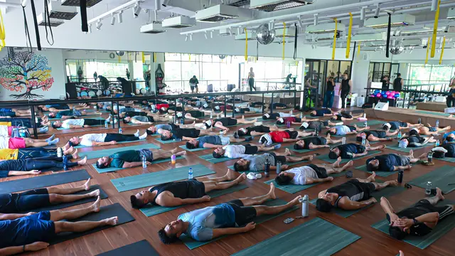 Barners Bro Community Resmi Meluncur, Ajak Kaum Pria Pilates di Ruang Bersuhu 38 Derajat Celcius