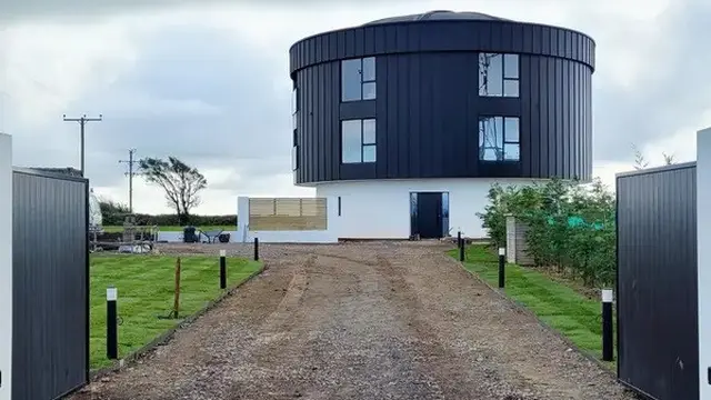 Rumah dari Tandon Air