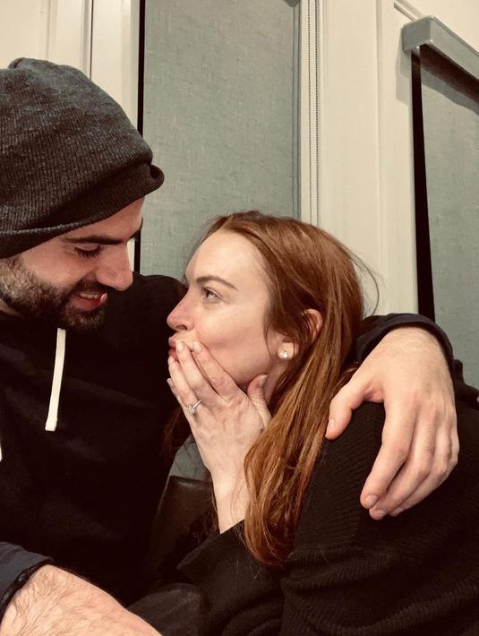 <p>Sebelum menjadi pasangan suami istri, Bader Shammas telah melamar Lindsay Lohan pada 28 November 2021. Kabar tersebut juga dibagikan aktris berusia 36 tahun ini lewat unggahan di Instagram. (FOTO: instagram.com/lindsaylohan/)</p>