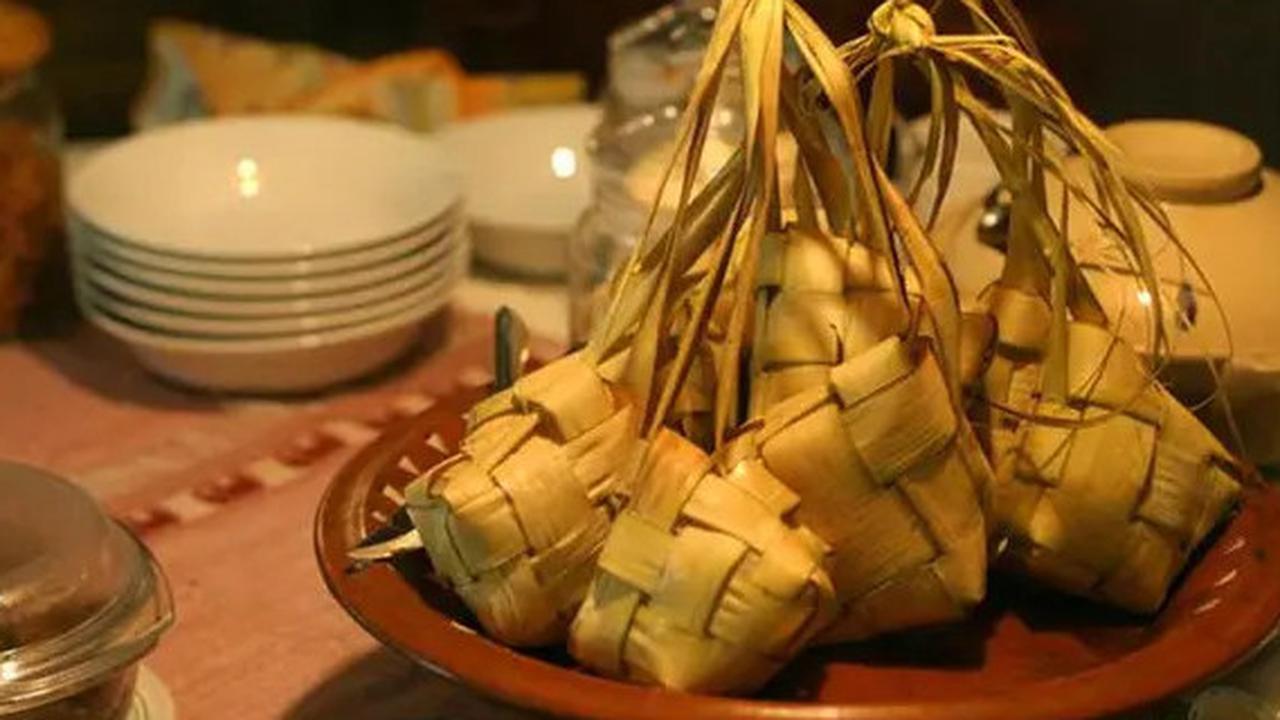Cara Membuat Ketupat Pulen & Matang Sempurna untuk Lebaran, Siap Disantap Bersama Opor Ayam dan Rendang