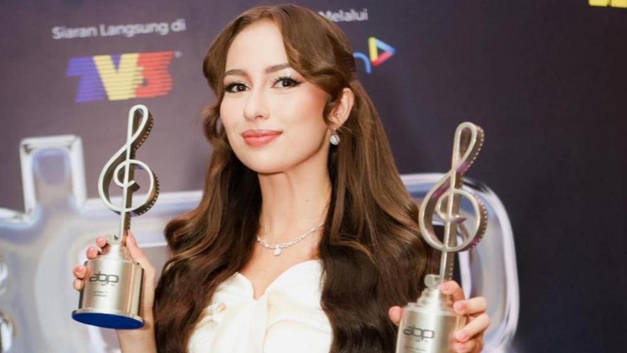7 Artis dari Luar Negeri yang Semakin Kondang di Indonesia, Jirayut hingga Anna Jobling