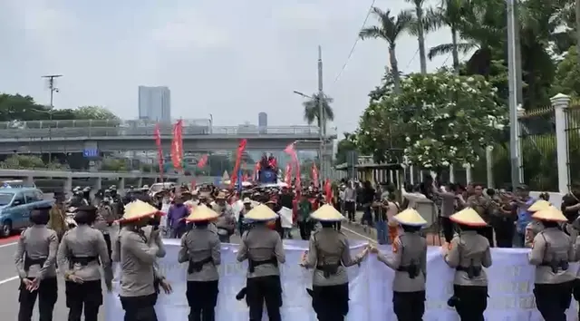 Pengawalan Polisi