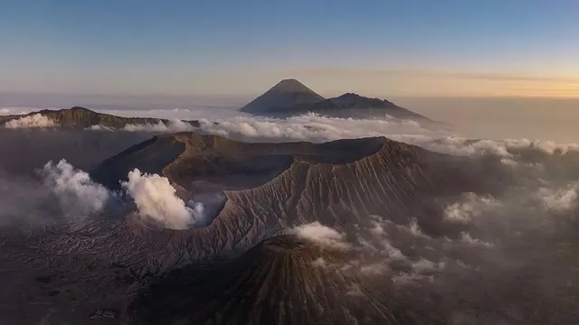 Gunung Kursi merupakan sabana tertinggi di Bromo