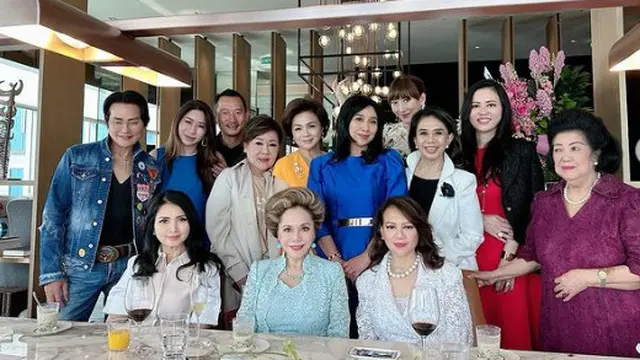 Ratna Sari Dewi istri presiden pertama Indonesia Sukarno berada di Jakarta bertemu sejumlah teman. (Instagram @dewisukarnoofficial)