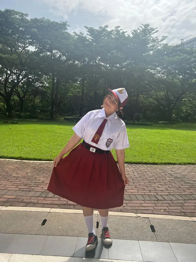 Prilly Latuconsina pakai seragam SD syuting Cinta Dua Masa (Foto: Instagram prillylatuconsina96)