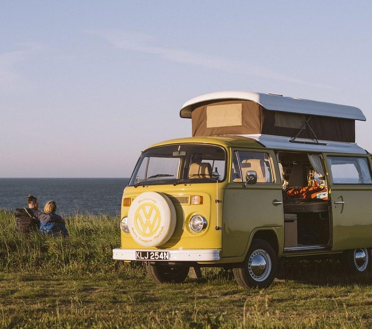 CAMPERVAN KLASIK<br>Jenis ini menawarkan pengalaman liburan unik bagi penggemar petualangan. Dari&nbsp; kelengkapan, campervan ini hanya cocok untuk petualangan<br>singkat dan santai, yang tidak membutuhkan kompartemen lengkap.