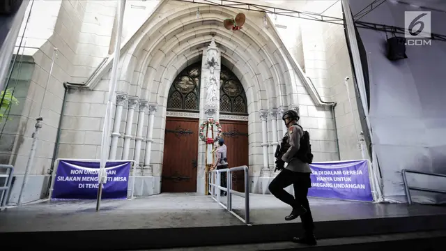 Jelang Ibadah Natal, Personel Gegana dan K9 Sterilkan Gereja Katedral