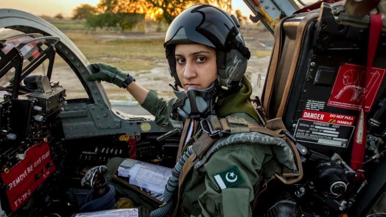 Sosok Ayesha Farooq Pilot Jet Tempur Wanita Pertama Pakistan, Ramai Disebut Tembak Jatuh Rafale India