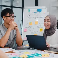 Ilustrasi bekerja (copyright Freepik)