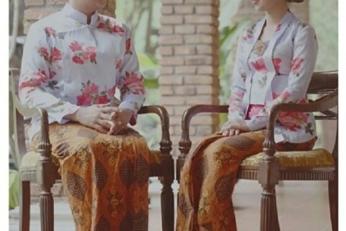 10 Ide Pernikahan Tema Batik yang Indonesia Banget