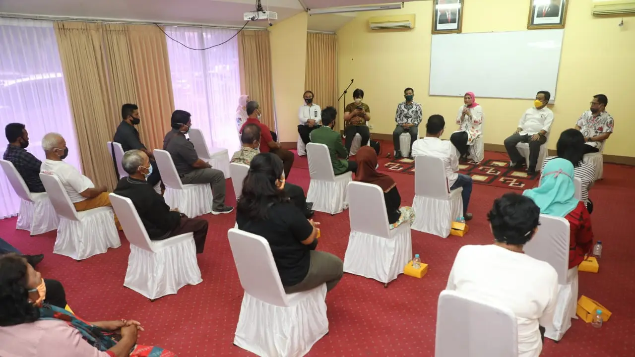 Menaker Ida Terima Keluhan Petani Deli Serdang