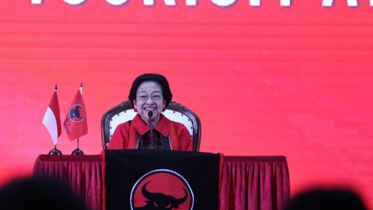 VIDEO: Mega PDIP Skakmat Jokowi Kasus Ijazah Palsu "Kalau Betul Kasih Saja, Susah Amat!"
