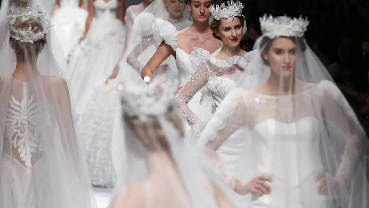 Baju Pengantin Ala Disney Diperkenalkan di Shanghai Fashion Week 