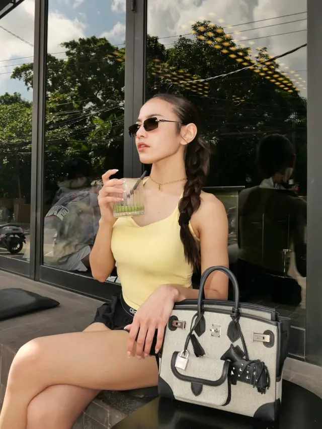 Tampilan Sporty Berkelas Mahalini Raharja Olahraga Bareng Suami, Tenteng Tas Hermes Edisi Terbatas Seharga Rp800 Jutaan