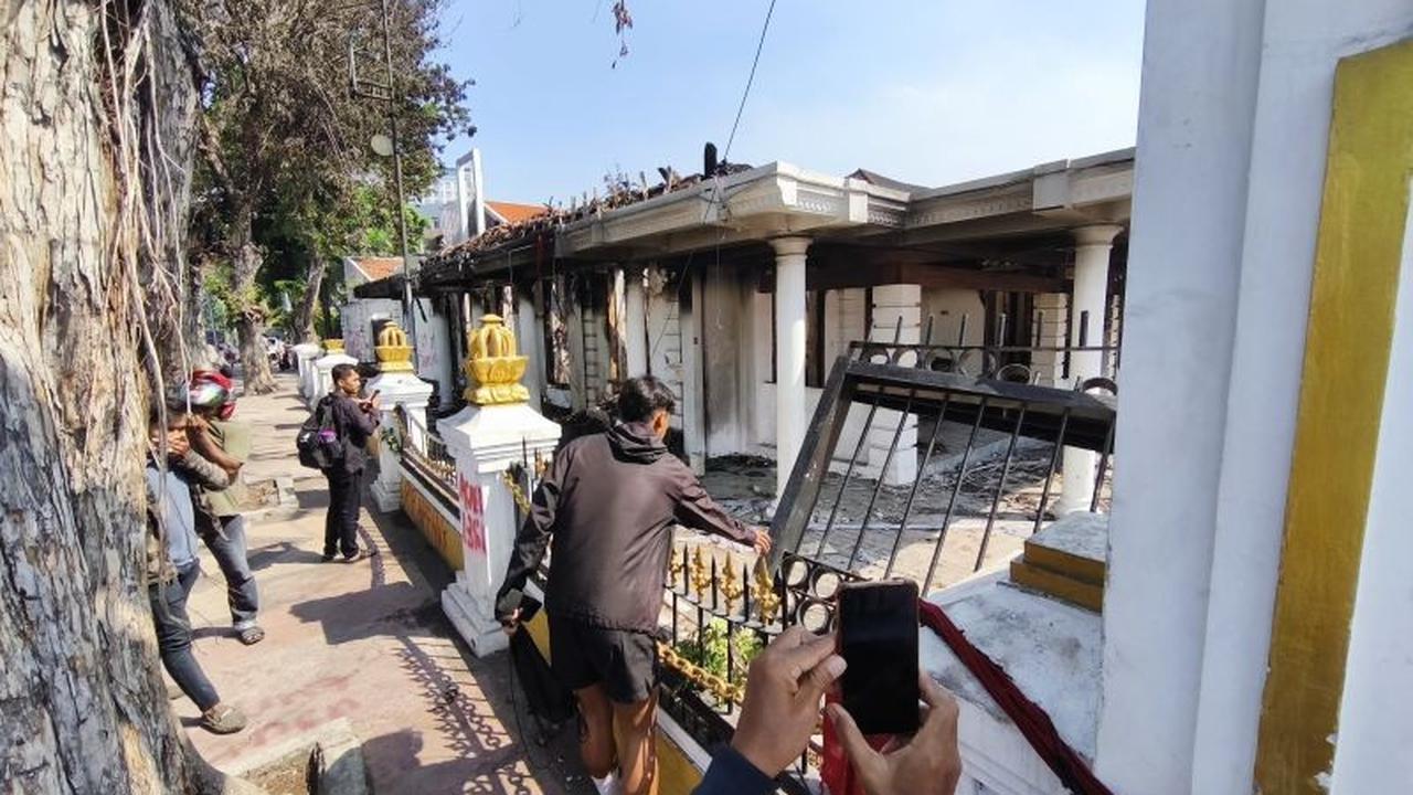 Tahukah Anda? Pasca Kebakaran Gedung Grahadi, Warga Surabaya Berbondong-bondong Dokumentasikan Kondisi Terkini