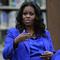 Michelle Obama mempromosikan buku terbarunya Becoming di Whitney M. Young Magnet High School, Chicago, Amerika Serikat, 12 November 2018. (JIM YOUNG / AFP/Asnida Riani)