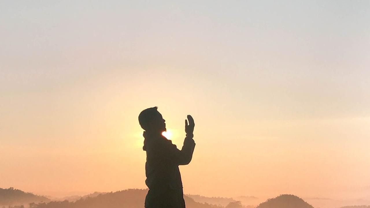 39. "Jadilah dirimu sendiri, tidak ada yang lebih baik." - Taylor Swift<br><br>40. "Tidak ada rahasia untuk sukses. Sukses adalah hasil dari persiapan, kerja keras, dan belajar dari kegagalan." - Colin Powell