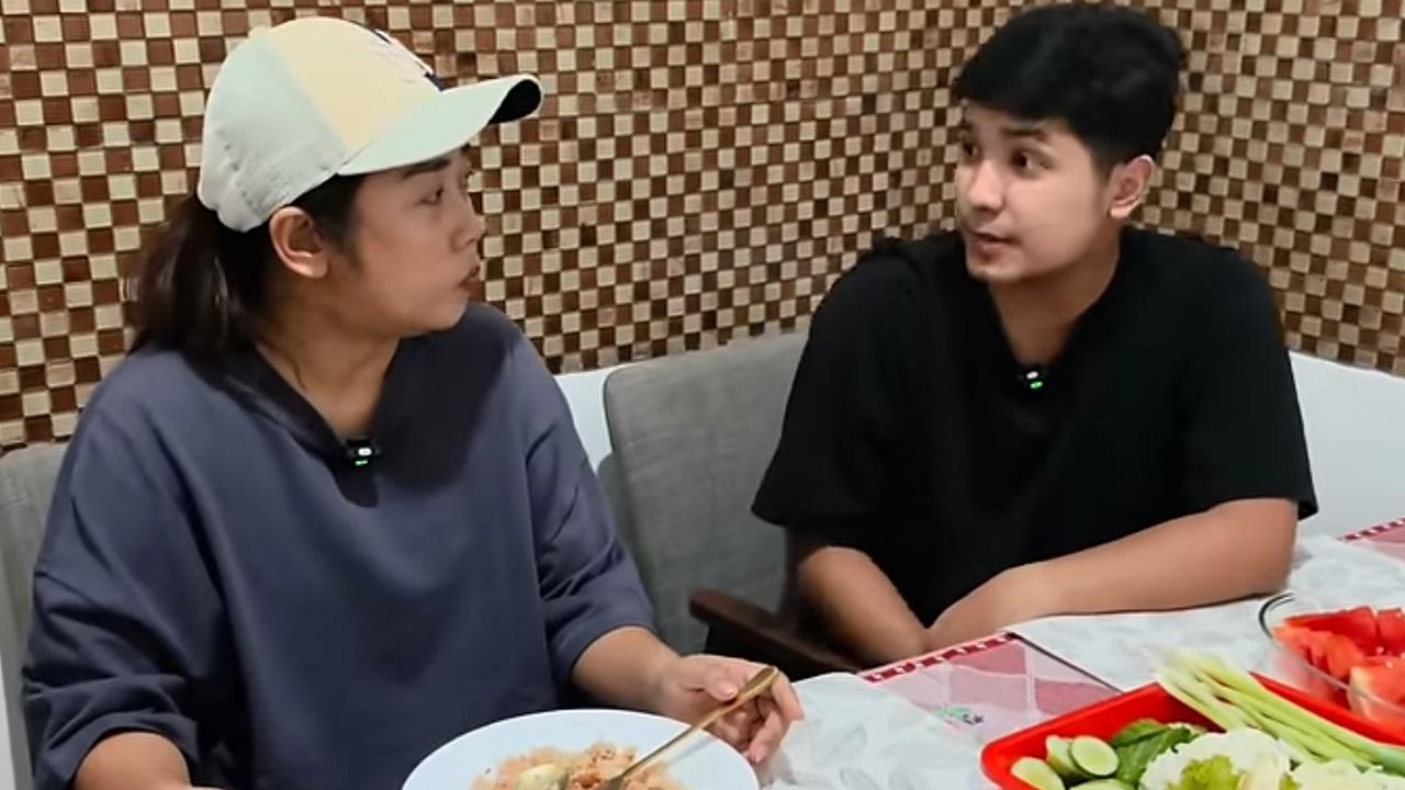 Soimah Begitu Lahap Makan Khas Masakan Thailand di Rumah Jirayut 'Enak Nih'