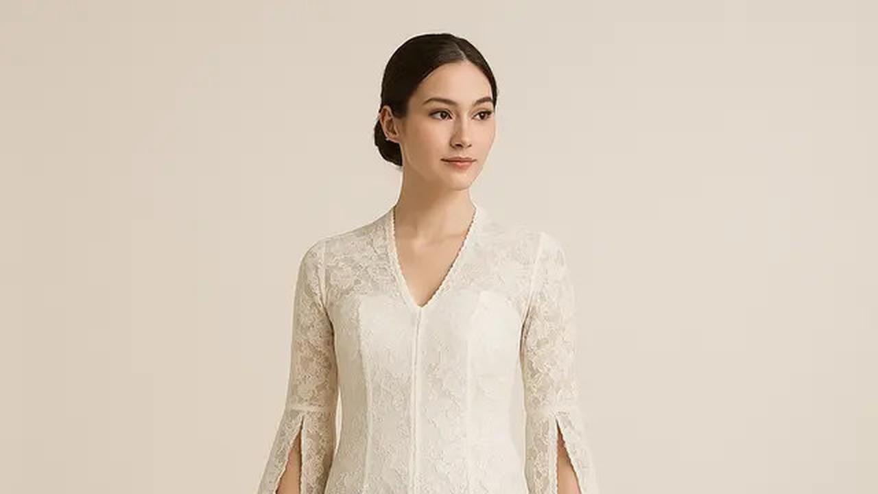 7 Model Kebaya Brokat Lengan Lonceng Belah yang Tren di 2025