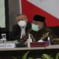 Menko PMK Muhadjir Effendy memimpin Rapat Evaluasi Penanganan COVID-19 Masa Natal 2021 dan Tahun Baru (Nataru) 2022 di Gedung Kemenko PMK, Jakarta, Senin (17/1/2022). (Dok Kemenko PMK RI)