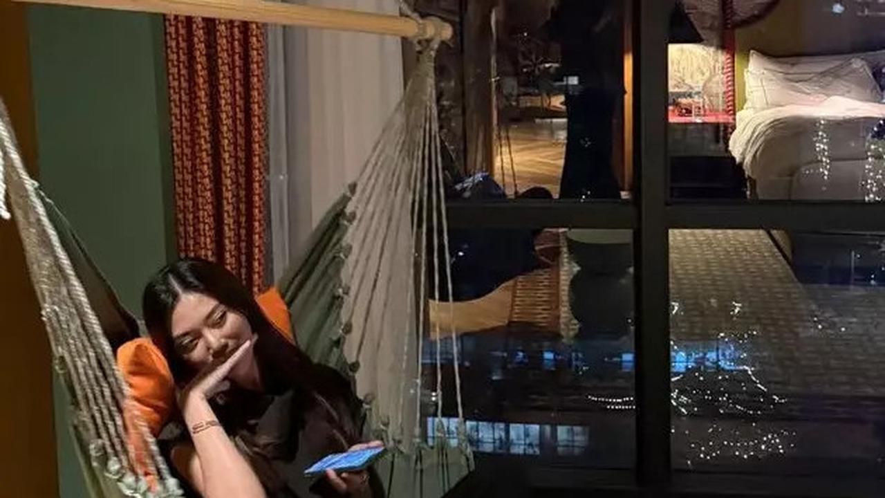 5 Potret Kejutan Bridal Shower Elegan Alyssa Daguise di Hotel Mewah, Tampil Cantik dengan Gaya Kasual