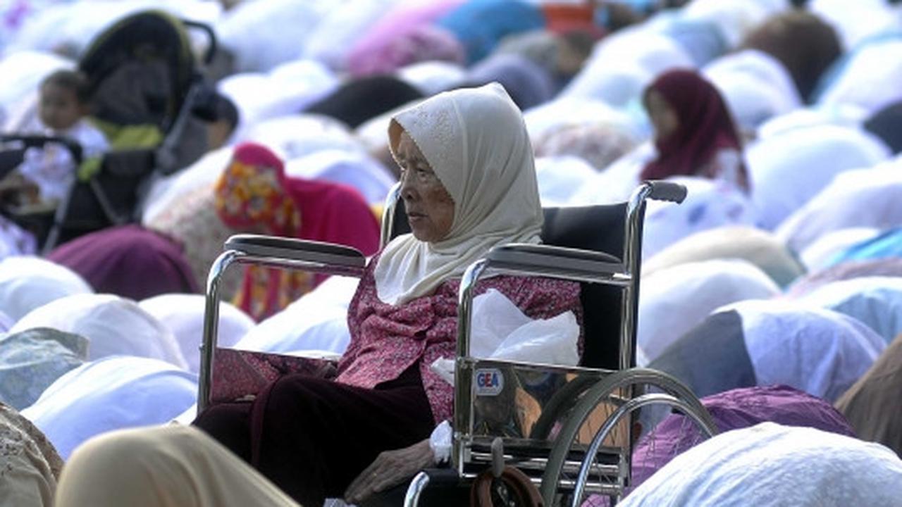 Melaksanakan Salat Idul Fitri 1436 H di Kebun Raya Bogor