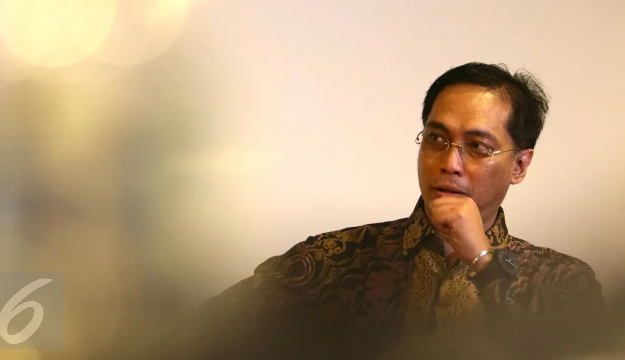 Rizkan Chandra disela-sela memberi keterangan kepada media di Jakarta, Rabu (22/3). Meskipun Semen Indonesia  secara legal perseroan sudah dapat melakukan aktivitas di Rembang, tapi pihaknya masih menunggu hasil LKHS. (Liputan6.com/Angga Yuniar)