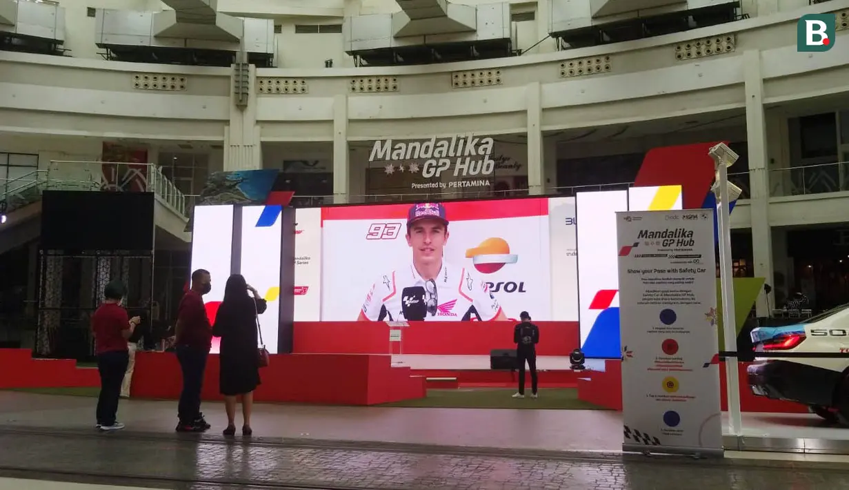 Kurang dari sebulan jelang dihelatnya Seri MotoGP Indonesia di Sirkuit Mandalika pada Maret depan, atmosfer balapan motor papan atas dunia ini mulai terasa di Jakarta. (Bola.com/Darojatun)