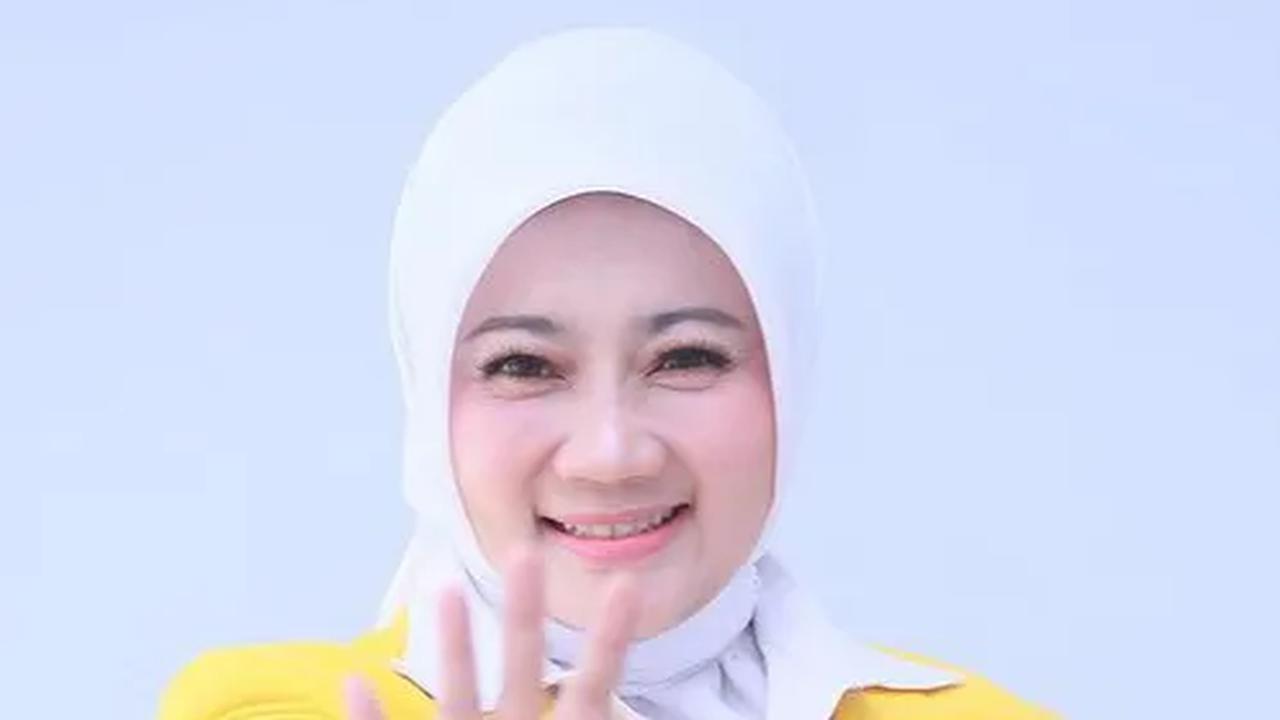 <br>Istri Ridwan Kamil ini nampaknya semakin mantap dalam perjalanan politiknya menuju DPR RI. Dia berharap dukungan dan doa dari semua pendukungnya untuk perjalanan politik selanjutnya.