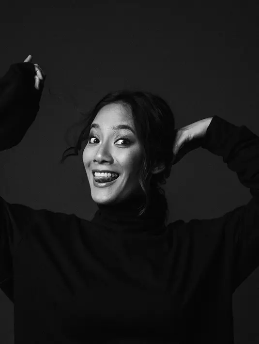 “Jadilah mahar yang menggambarkan pernikahan yang prosper, full of life, berwarna dan blissful. Setelah mikir-mikir aku propose ide ini ke @florebastille dan mereka excited sekali untuk mewujudkan ideku ini Thank you ladiess!” pungkas Tara. (Instagram/tarabasro)