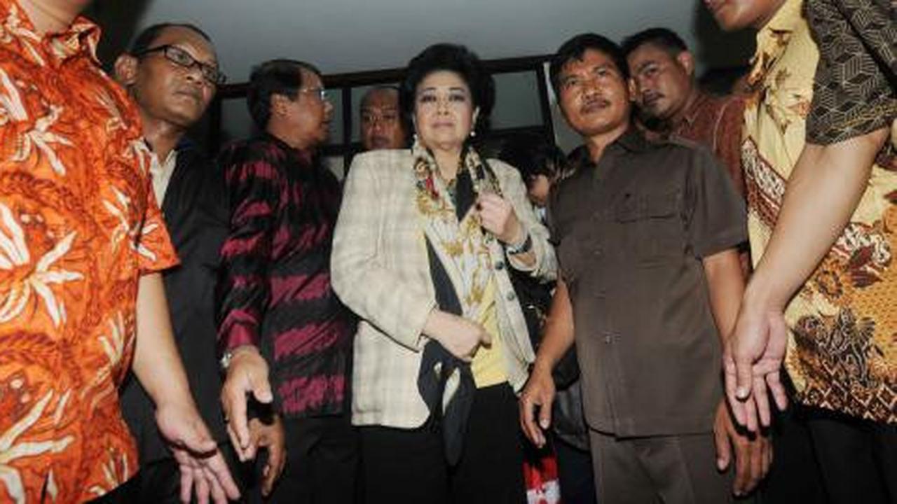 Usai vonis, pengawal Hartati dan wartawan saling dorong