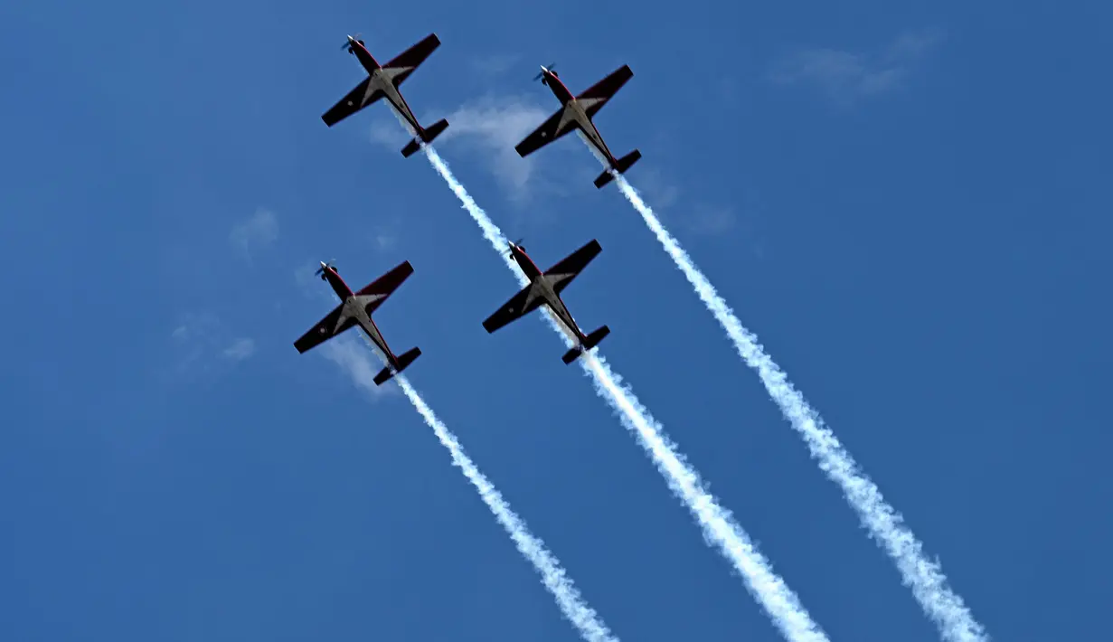 Bali International Airshow (BIAS) 2024 resmi dibuka hari ini Rabu (18/9/2024) di South Apron General Aviation Terminal, Bandar Udara Internasional I Gusti Ngurah Rai, Bali. (SONNY TUMBELAKA/AFP)