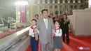 Pemimpin Korea Utara Kim Jong-un terlihat selama perayaan ulang tahun negara ke-73 negara itu di Lapangan Kim Il Sung di Pyongyang, Kamis (9/9/2021). Korea Utara dilaporkan menggelar parade militer pada dini hari dalam rangka merayakan HUT ke-73 (Korean Central News Agency/Korea News Service via AP)