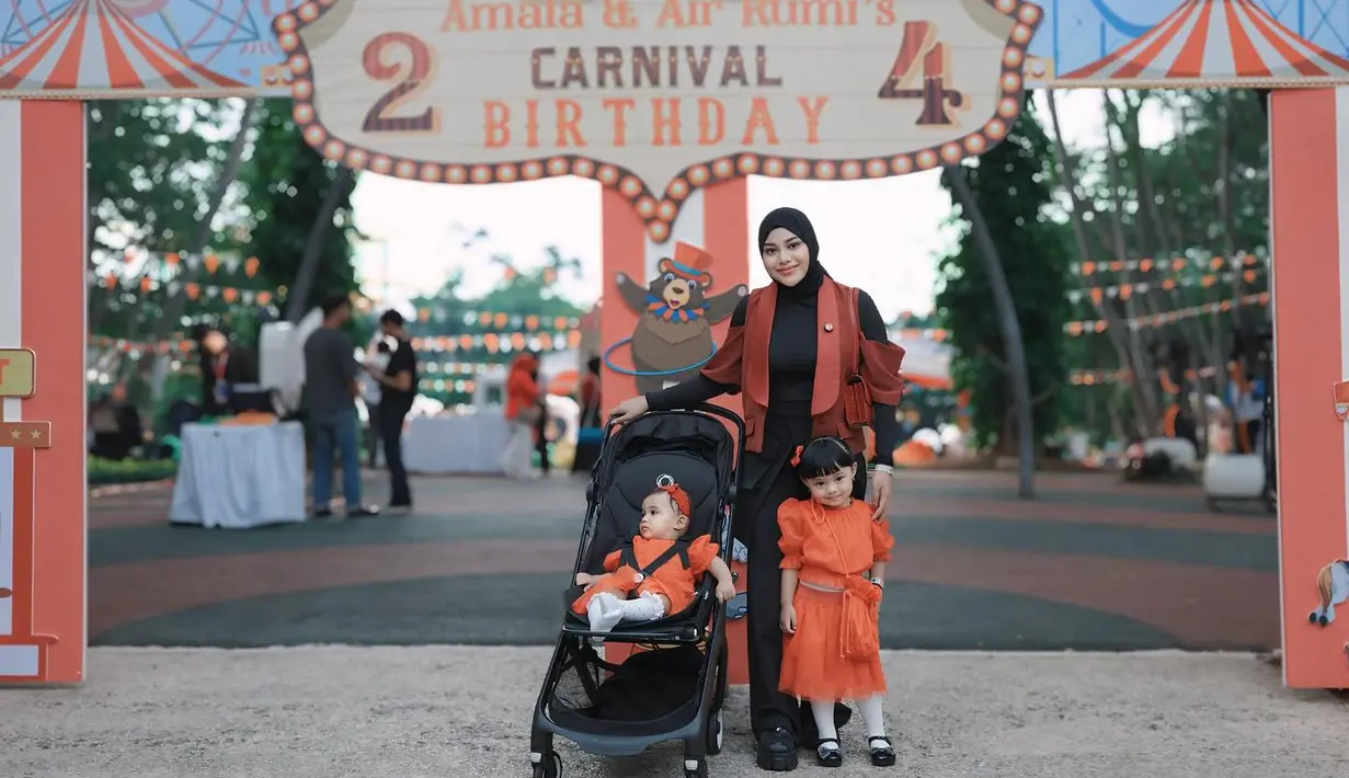 belum sampai setahun setelah melahirkan, Aurel sudah mengalami penurunan berat badan yang cukup drastis. (Foto: Instagram/ aurelie.hermansyah)