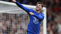 Gelandang Chelsea, Mason Mount, mencetak hattrick dalam kemenangan telak 7-0 yang diraih Chelsea atas Norwich City dalam laga pekan kesembilan Liga Inggris di Stamford Bridge, Sabtu (23/10/2021). (AP Photo/Ian Walton)