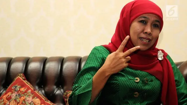 Khofifah Indar Parawansa resmi mendaftar Pilgub Jawa Timur ke Partai Demokrat. 2 orang utusan Khofifah datang mengambil formulir pendaftaran