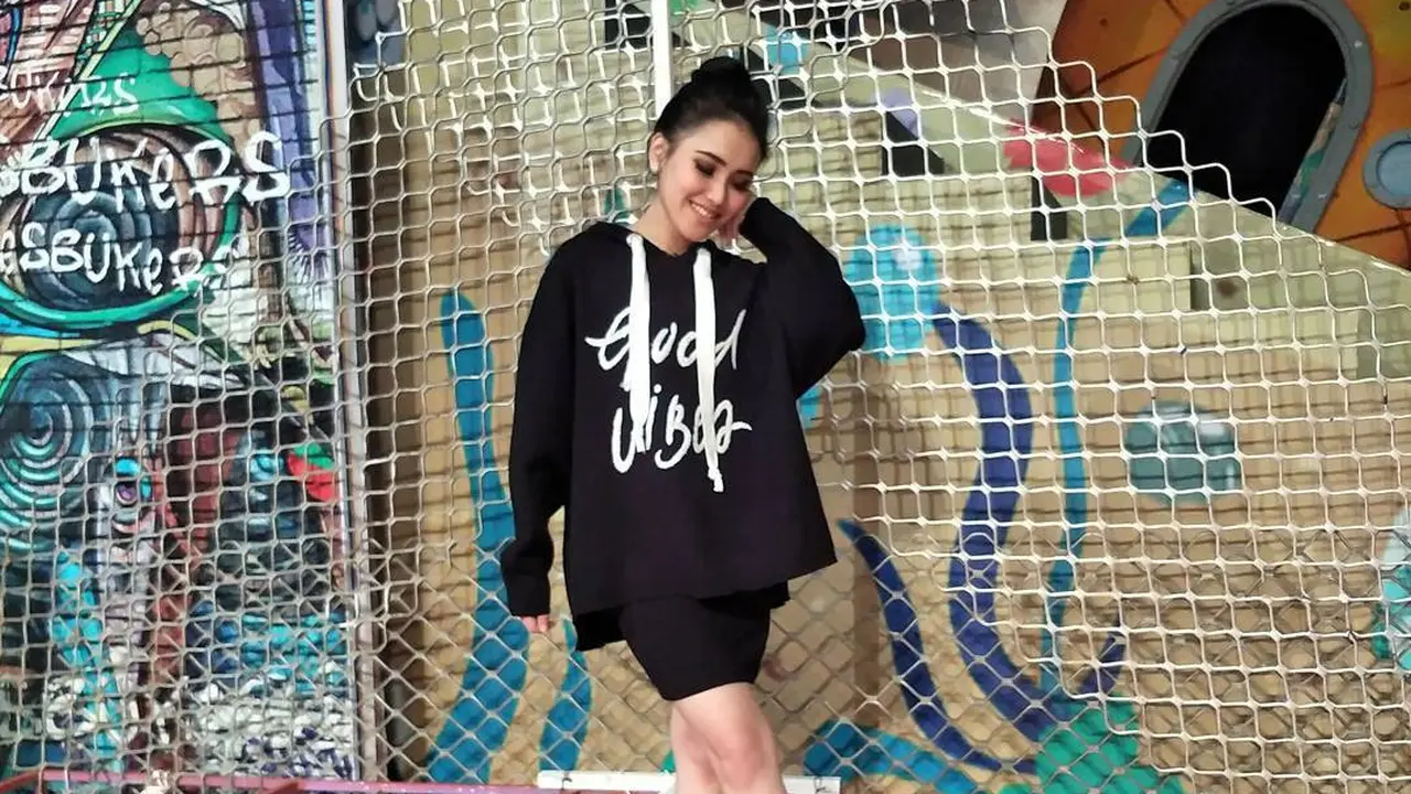 [Bintang] Ayu Ting Ting