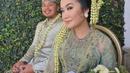 Setelah akad selesai, Zana dan sang suami berganti busana. (Instagram/@nicky_astria_real)