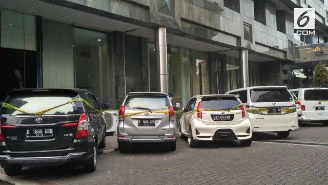 VIDEO: Polisi Sita 6 Mobil Terkait Kasus First Travel