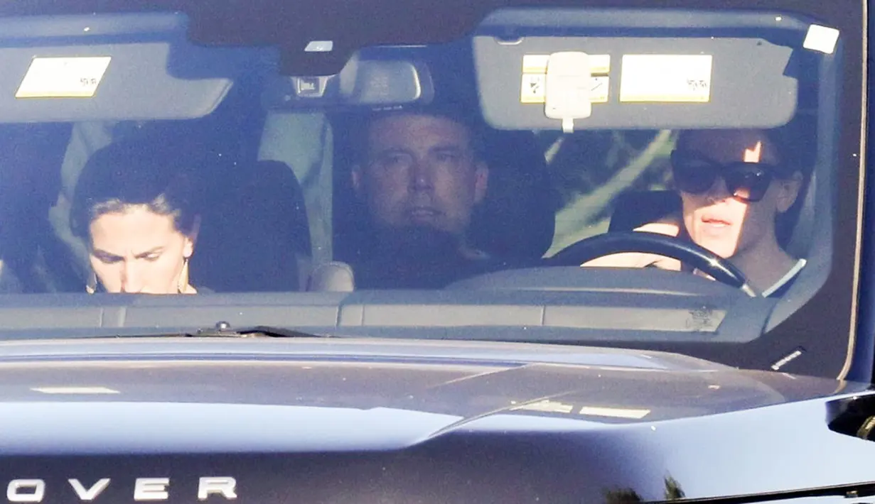 Dilansir dari HollywoodLife, Jennifer terlihat marah dan gemetar saat meninggalkan rumah Ben Affleck. (XtremeNews9ja)