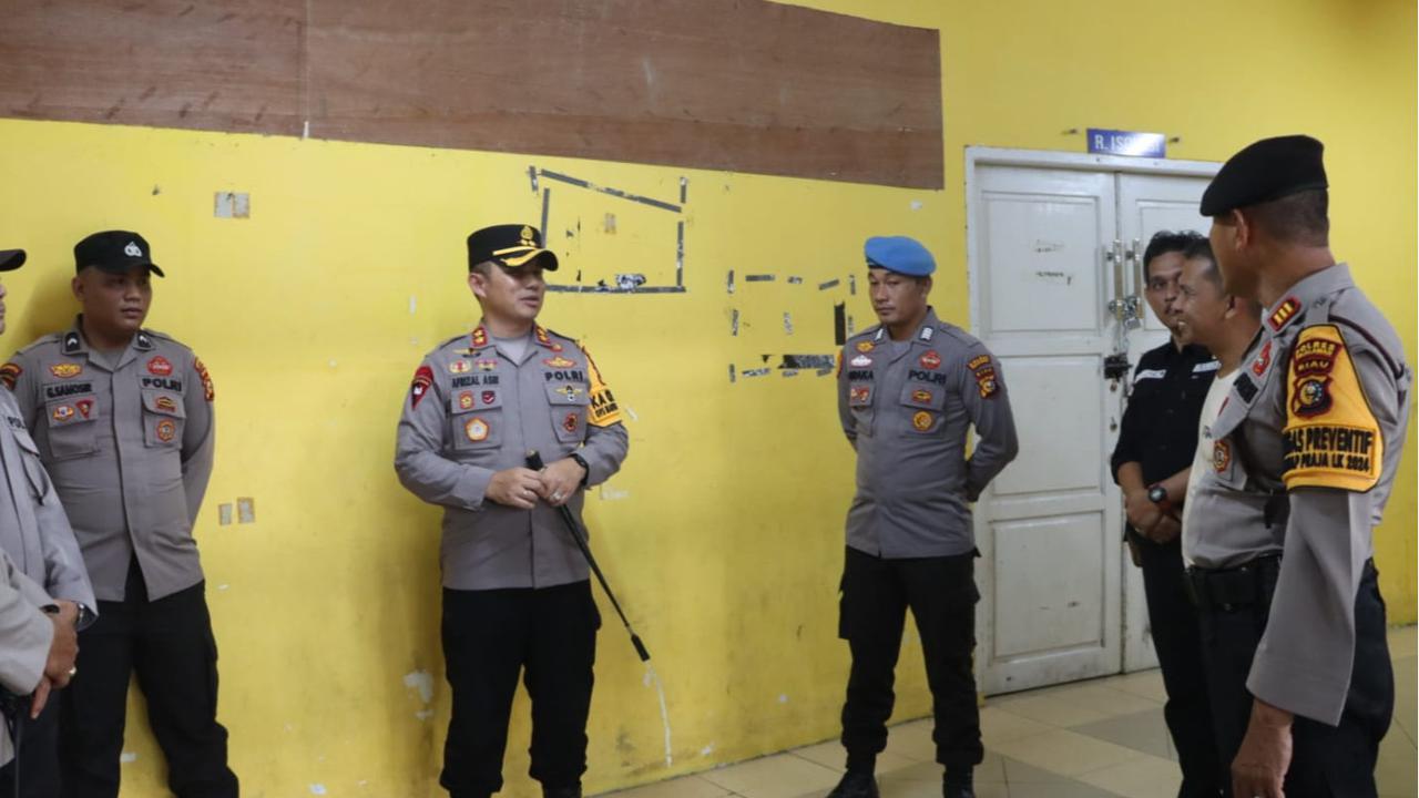 Polri dan Bawaslu Sidak Gudang Logistik Pilkada Serentak di Pelalawan